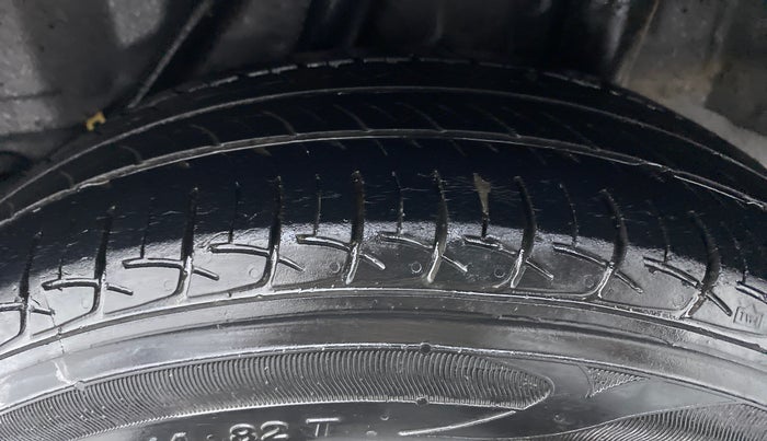 2017 Honda Amaze 1.2 S (O) MT I VTEC, Petrol, Manual, 40,589 km, Left Rear Tyre Tread