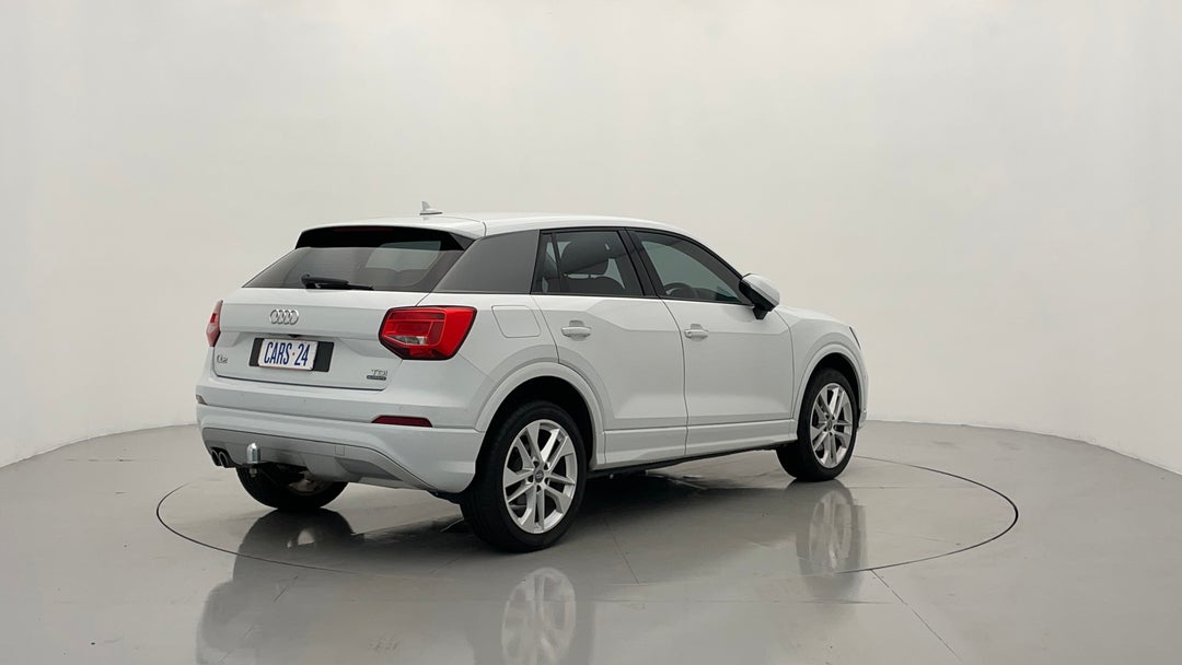 Right Back Diagonal (45- Degree) View