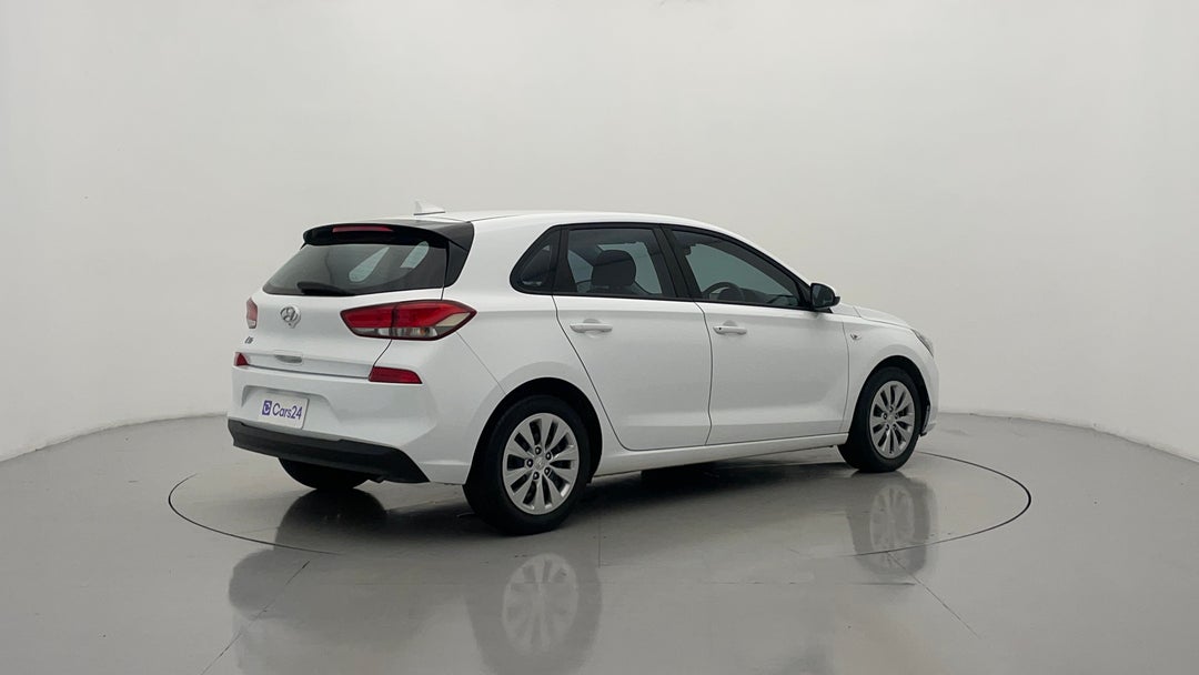 Right Back Diagonal (45- Degree) View