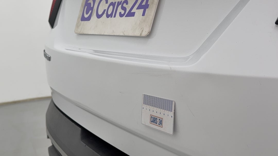 Boot / Tailgate Tailgate Dent