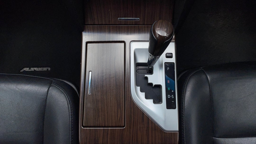 2013 Toyota Aurion Presara, Automatic, 125222 km, Gear Lever 