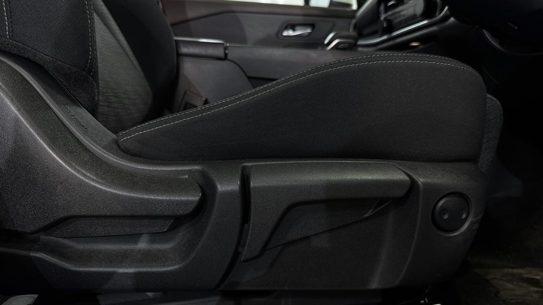 2024 Nissan X-trail St (4WD), Automatic, 51016 km, Drivers Side Adjustment Panel