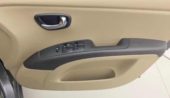 2013 Hyundai i10 MAGNA 1.1, Petrol, Manual, 80,781 km, Driver Side Door Panels Control