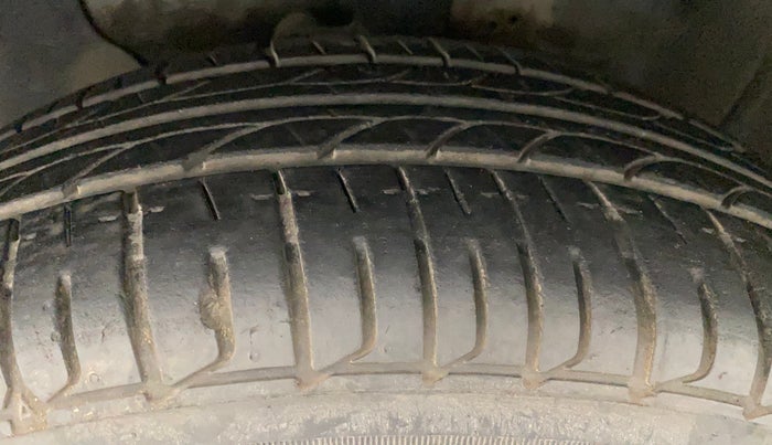 2017 Hyundai Elite i20 ERA 1.2, Petrol, Manual, 10,914 km, Left Front Tyre Tread