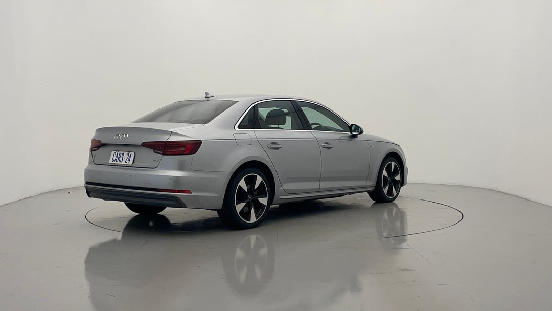 Right Back Diagonal (45- Degree) View