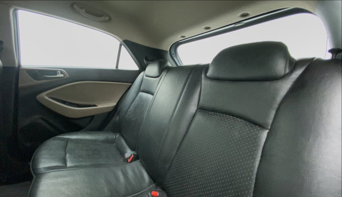 2016 Hyundai Elite i20 MAGNA 1.2, Petrol, Manual, 33,752 km, Right Side Rear Door Cabin