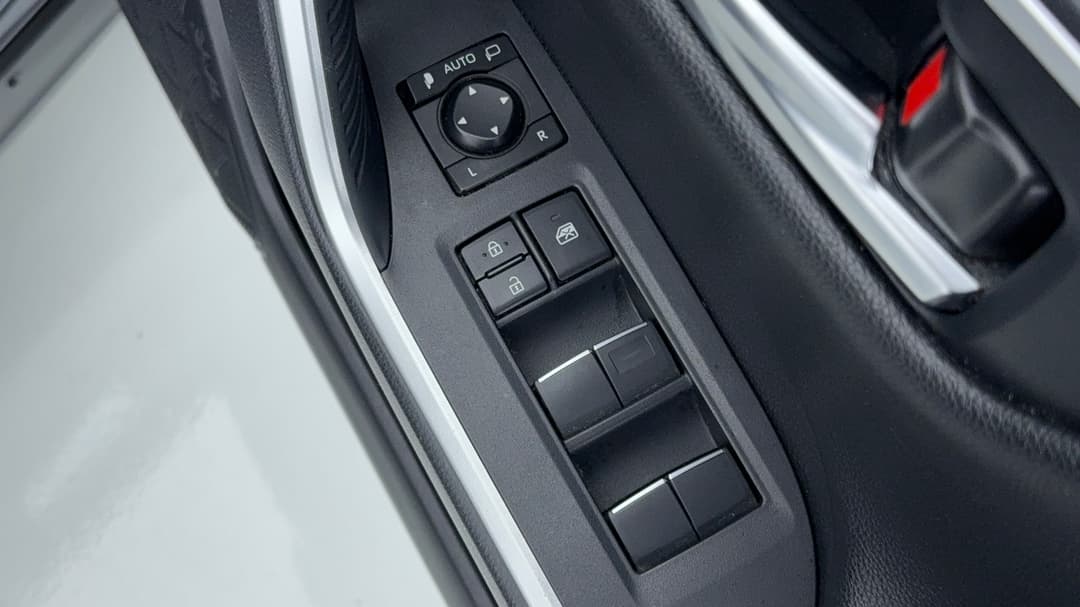 2021 Toyota RAV4 Cruiser (AWD) Hybrid, Automatic, 108360 km, Drivers Side Door Panel Controls
