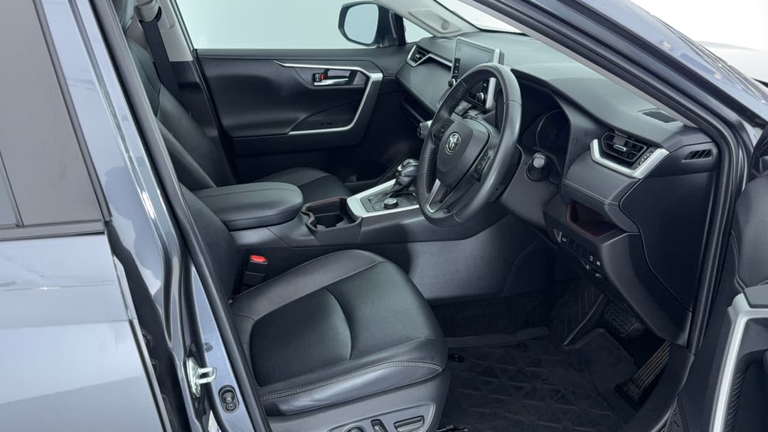 2021 Toyota RAV4 Cruiser (AWD) Hybrid, Automatic, 108360 km, Right Side Front Door Cabin View