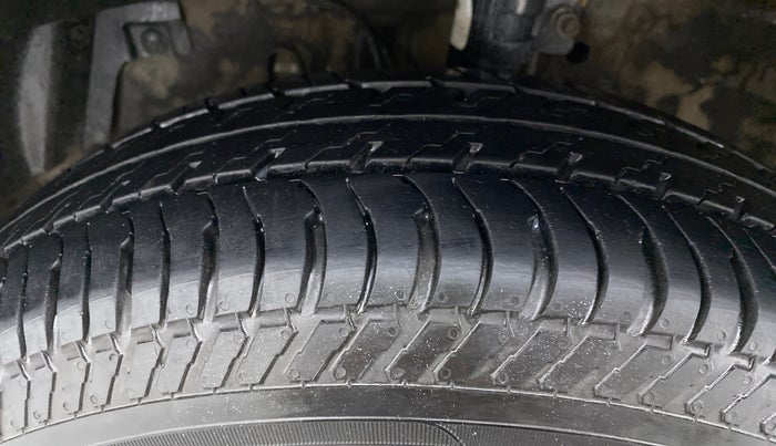 2015 Maruti Swift Dzire VDI ABS, Diesel, Manual, 85,949 km, Left Front Tyre Tread