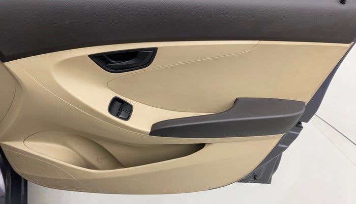2015 Hyundai Eon ERA +, Petrol, Manual, 20,636 km, Driver Side Door Panels Control