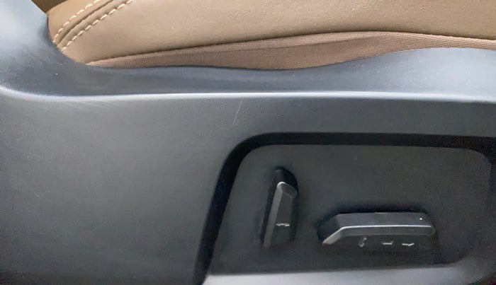 2021 Tata Harrier XZA PLUS 2.0L, Diesel, Automatic, 82,054 km, Driver Side Adjustment Panel