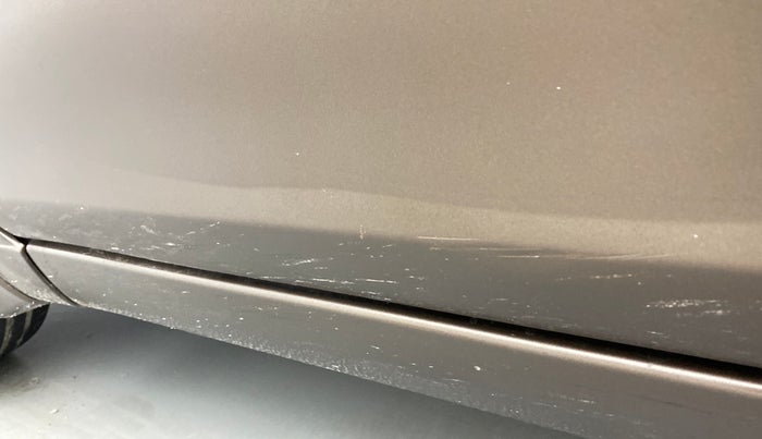 2018 Maruti Ciaz ALPHA 1.4 PETROL, Petrol, Manual, 51,360 km, Front passenger door - Minor scratches