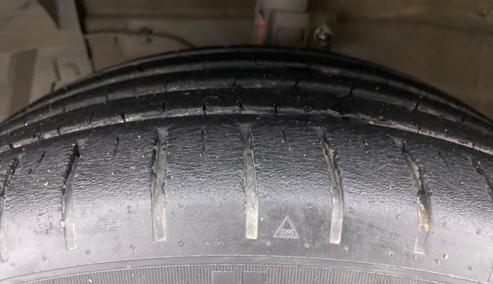 2018 Maruti Ciaz ALPHA 1.4 PETROL, Petrol, Manual, 51,360 km, Left Front Tyre Tread