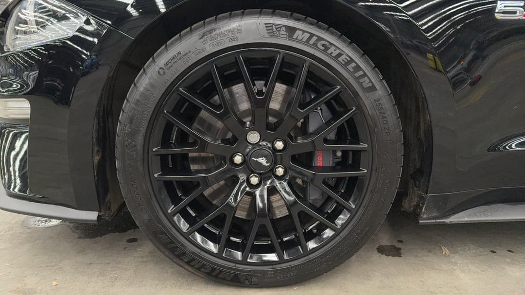2022 Ford Mustang Gt 5.0 V8, Automatic, 27304 km, Left Front Wheel