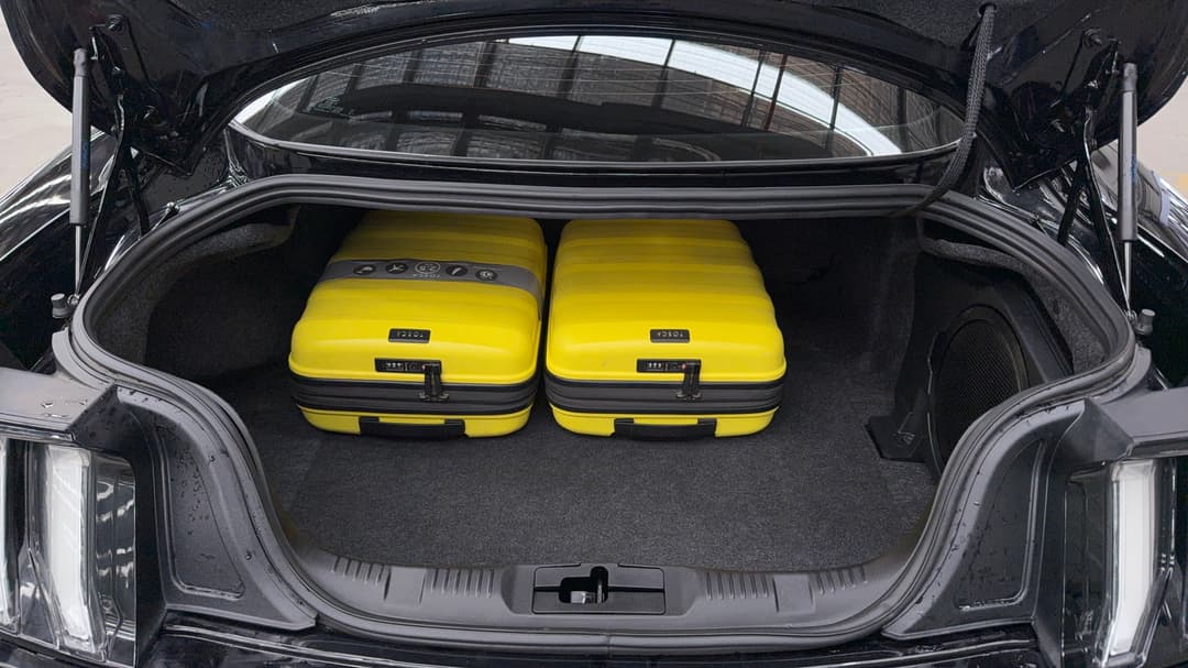 2022 Ford Mustang Gt 5.0 V8, Automatic, 27304 km, Boot Inside View with Luggage
