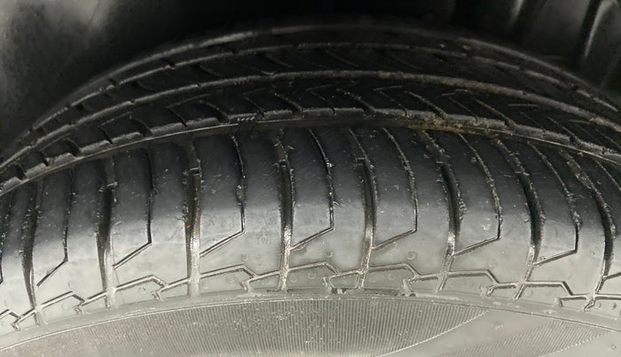 2018 Maruti S Cross ALPHA SHVS, Diesel, Manual, 13,941 km, Left Rear Tyre Tread