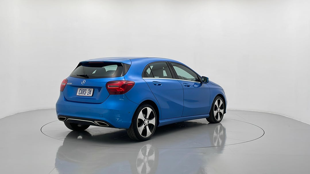 Right Back Diagonal (45- Degree) View