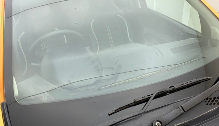 2018 Tata Tiago XT DIESEL, Diesel, Manual, 31,367 km, Front windshield - Minor spot on windshield