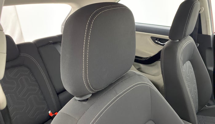 2020 Tata NEXON XZA+ (O) 1.5  RTQ, Diesel, Automatic, 20,051 km, Driver seat - Headrest adjuster not working