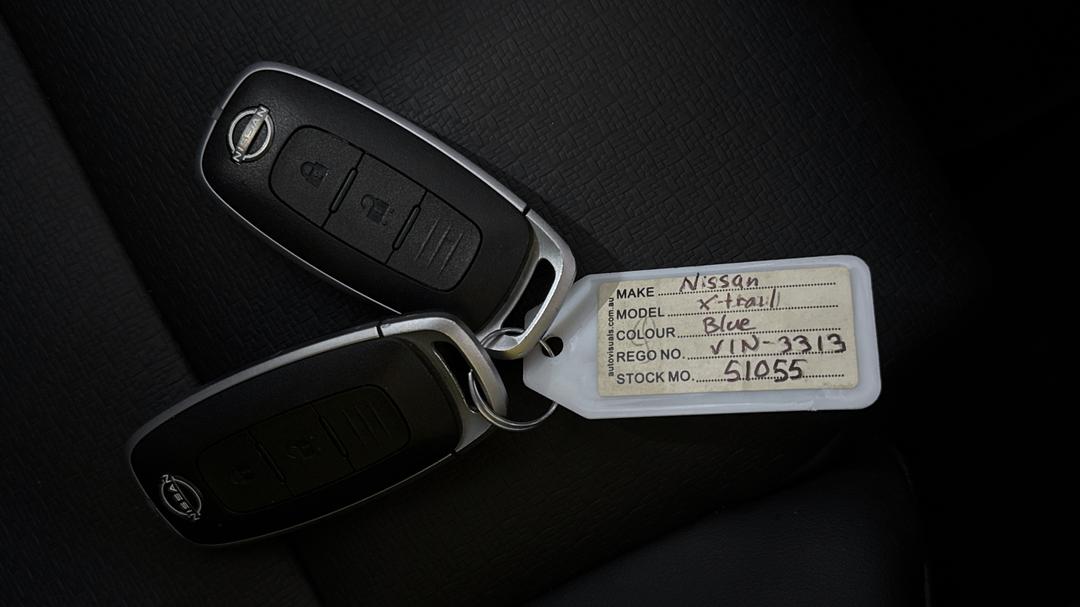 2023 Nissan X-trail St-l (4WD) E-power (hybrid), Automatic, 11977 km, Key Close-up
