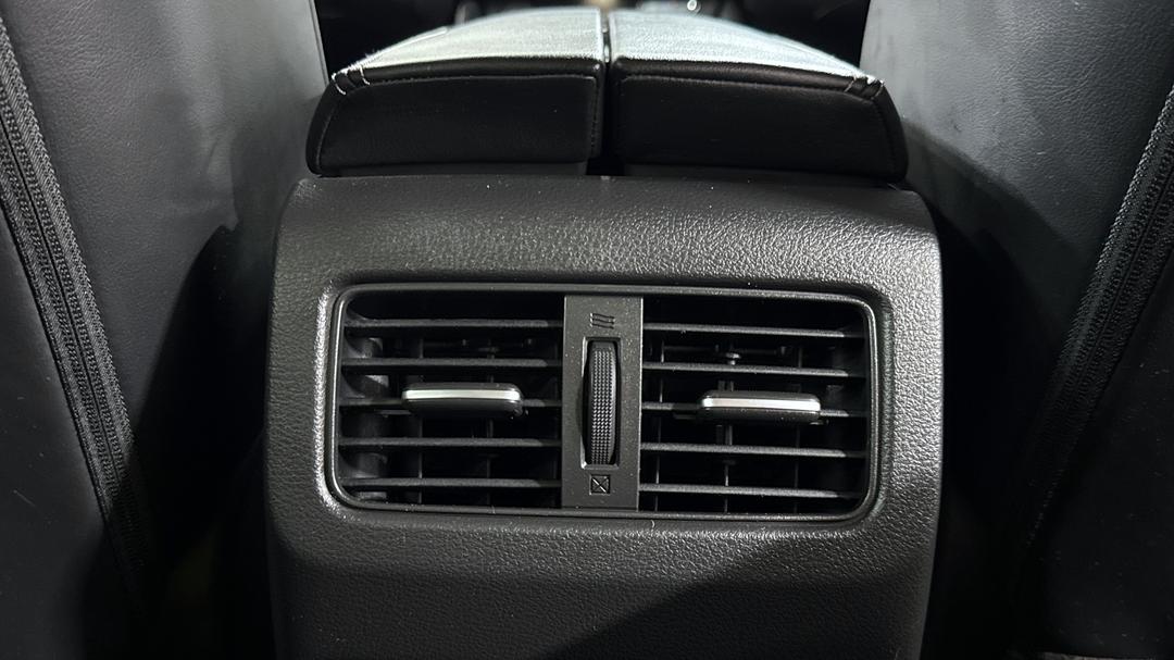 2023 Nissan X-trail St-l (4WD) E-power (hybrid), Automatic, 11977 km, Rear A/C Vent