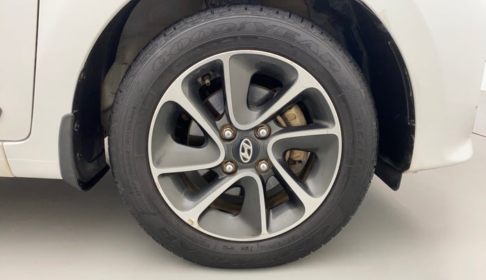 2017 Hyundai Grand i10 SPORTZ (O) 1.2 AT VTVT, Petrol, Automatic, 79,360 km, Right Front Wheel