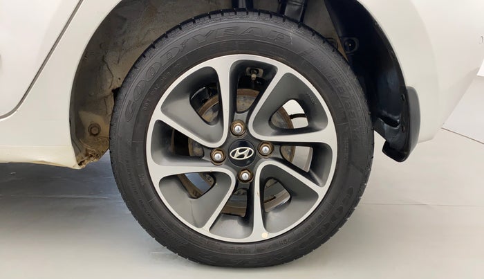 2017 Hyundai Grand i10 SPORTZ (O) 1.2 AT VTVT, Petrol, Automatic, 79,360 km, Left Rear Wheel