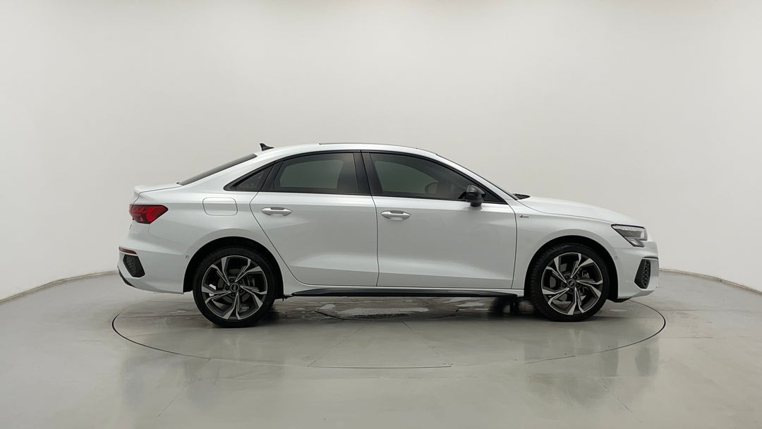 2023 Audi A3 40 Tfsi Quattro, Automatic, 11980 km, Right Side View