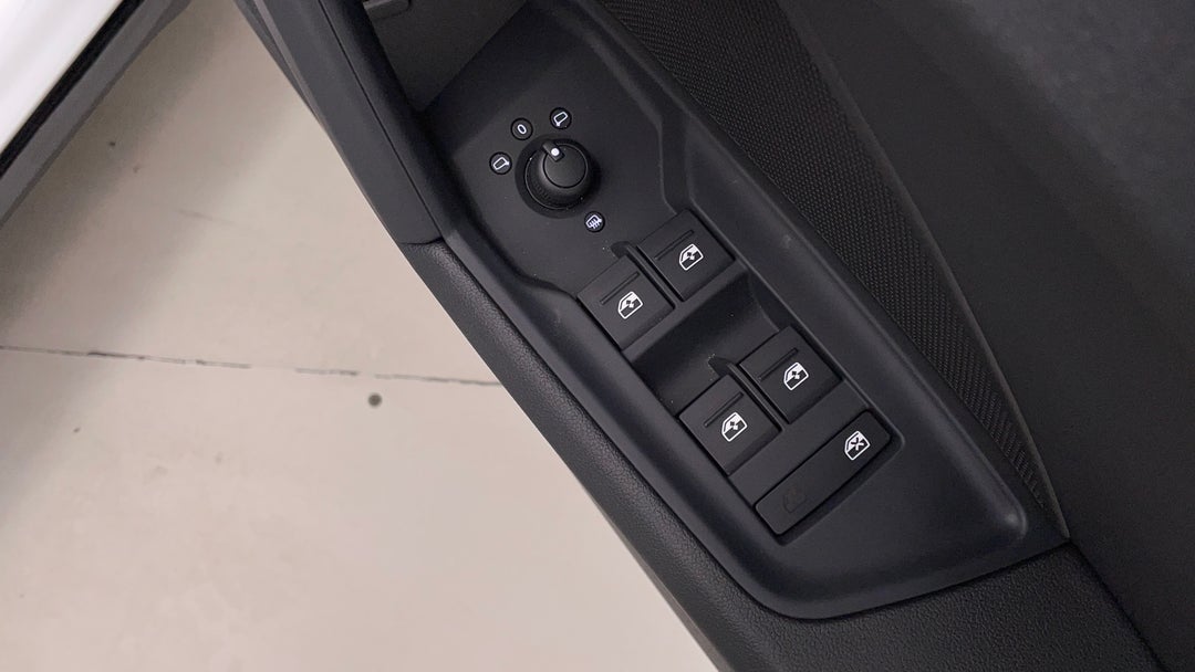 2023 Audi A3 40 Tfsi Quattro, Automatic, 11980 km, Drivers Side Door Panel Controls