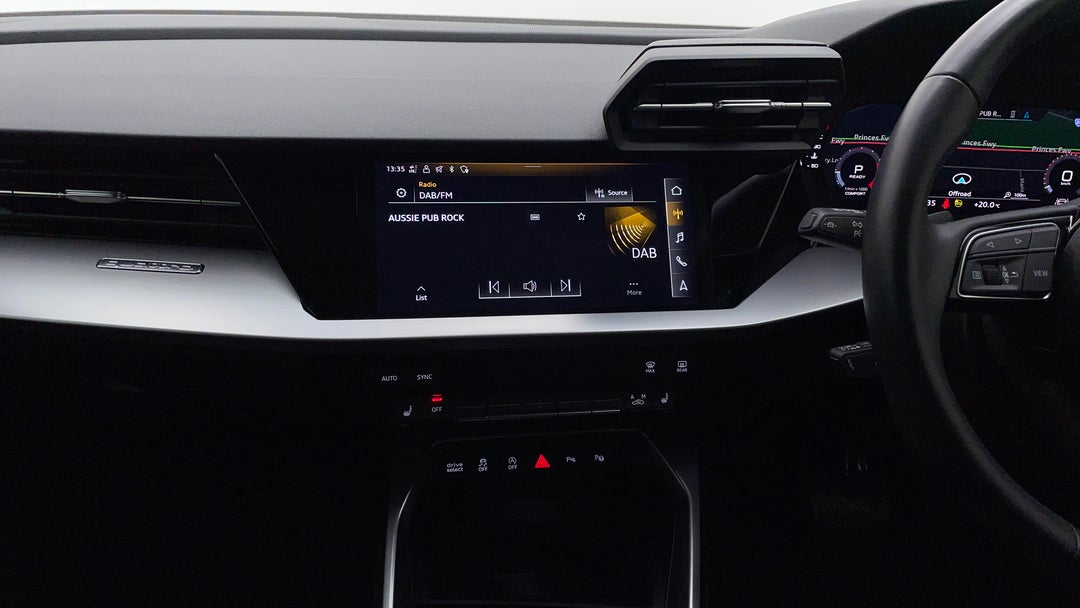 2023 Audi A3 40 Tfsi Quattro, Automatic, 11980 km, Center Console