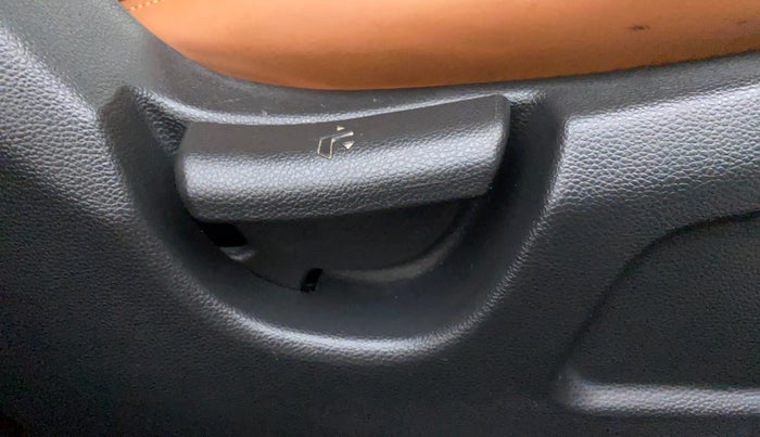 2018 Hyundai Elite i20 SPORTZ 1.2, Petrol, Manual, 21,870 km, Driver Side Adjustment Panel