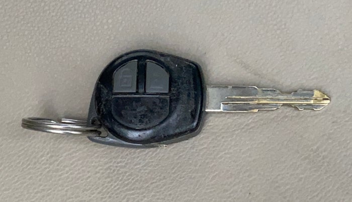 2013 Maruti Swift Dzire VDI, Diesel, Manual, 66,408 km, Lock system - Remote key not functional