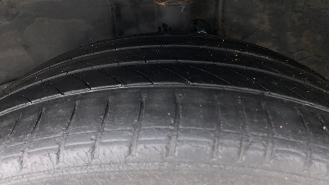 Left Front Tyre Tread