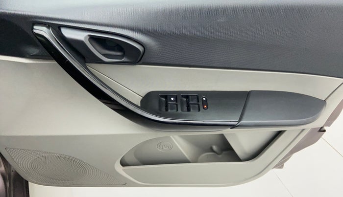 2019 Tata Tiago XT 1.2 REVOTRON, Petrol, Manual, 32,535 km, Driver Side Door Panels Control