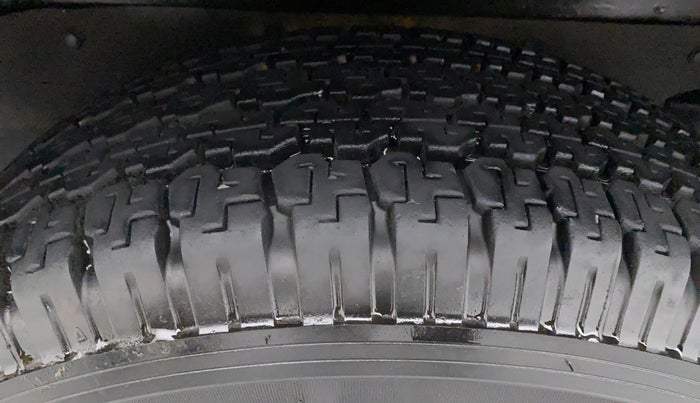 2010 Mahindra Scorpio SLE, Diesel, Manual, 1,10,798 km, Right Rear Tyre Tread