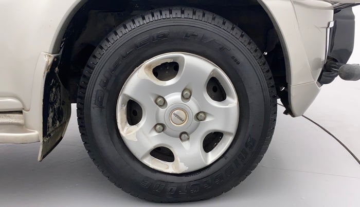 2010 Mahindra Scorpio SLE, Diesel, Manual, 1,10,798 km, Right Front Wheel