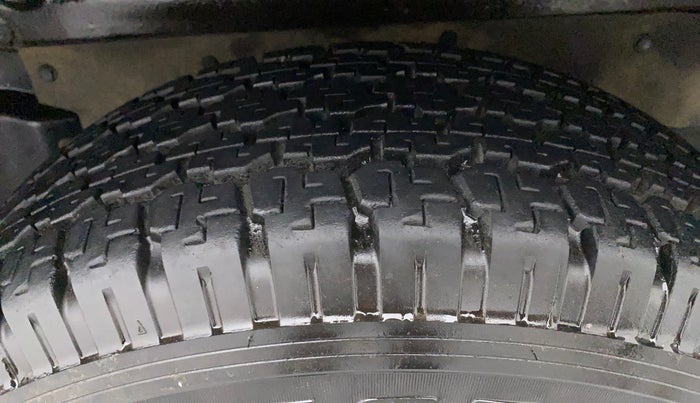2010 Mahindra Scorpio SLE, Diesel, Manual, 1,10,798 km, Left Rear Tyre Tread