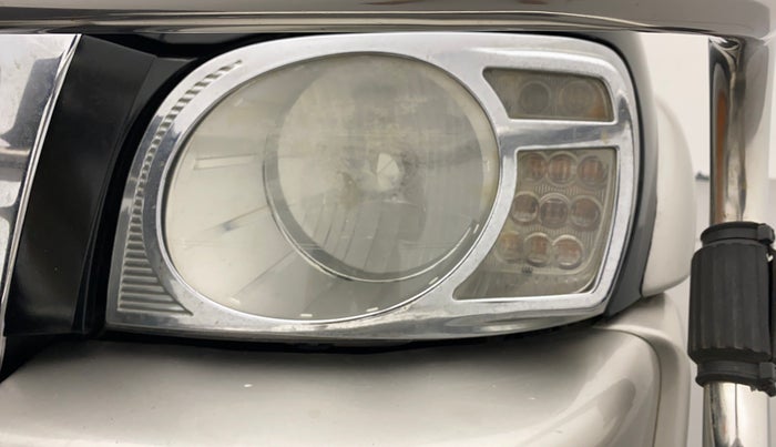 2010 Mahindra Scorpio SLE, Diesel, Manual, 1,10,798 km, Left headlight - Faded