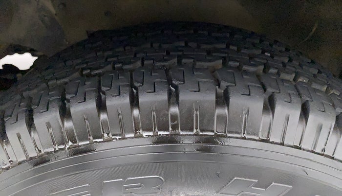 2010 Mahindra Scorpio SLE, Diesel, Manual, 1,10,798 km, Right Front Tyre Tread