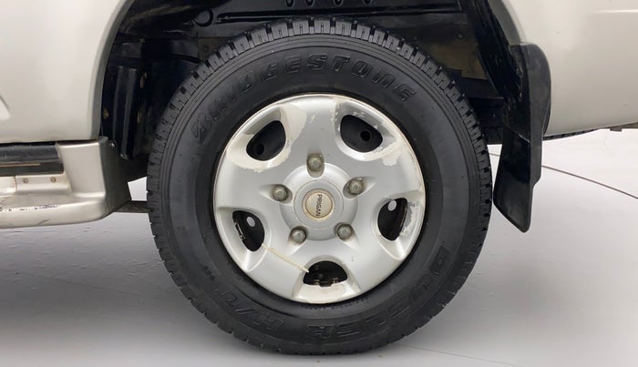 2010 Mahindra Scorpio SLE, Diesel, Manual, 1,10,798 km, Left Rear Wheel