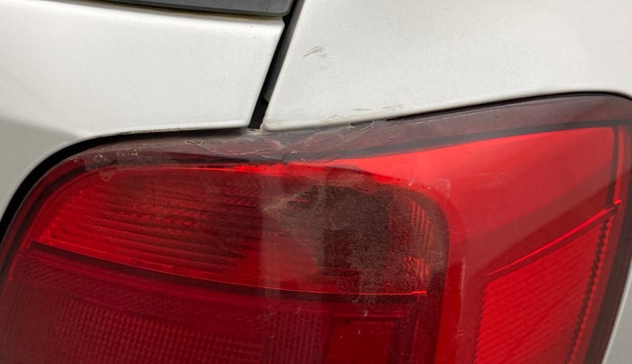 2015 Volkswagen Polo COMFORTLINE 1.5L, Diesel, Manual, 83,662 km, Right tail light - Minor damage