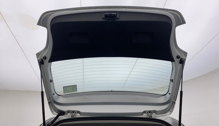 2015 Volkswagen Polo COMFORTLINE 1.5L, Diesel, Manual, 83,662 km, Boot Door Open