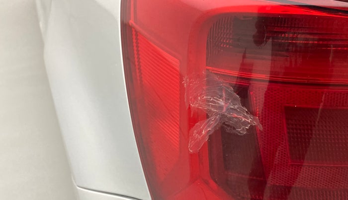 2015 Volkswagen Polo COMFORTLINE 1.5L, Diesel, Manual, 83,662 km, Left tail light - Minor damage