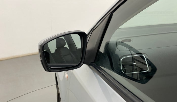 2015 Volkswagen Polo COMFORTLINE 1.5L, Diesel, Manual, 83,662 km, Left rear-view mirror - Mirror motor not working