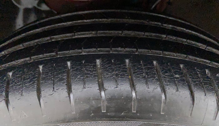 2016 Hyundai Elite i20 ASTA 1.2, Petrol, Manual, 20,904 km, Left Front Tyre Tread