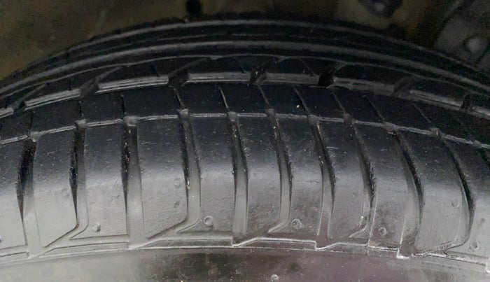 2016 Honda City SV MT PETROL, Petrol, Manual, 35,406 km, Left Front Tyre Tread