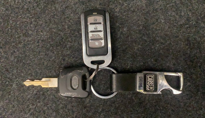 2017 Datsun Redi Go T (O), Petrol, Manual, 12,611 km, Key Close Up