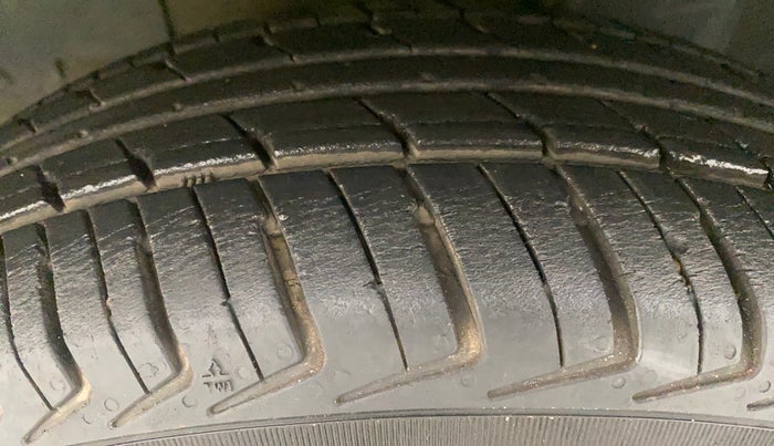 2017 Datsun Redi Go T (O), Petrol, Manual, 12,611 km, Left Front Tyre Tread