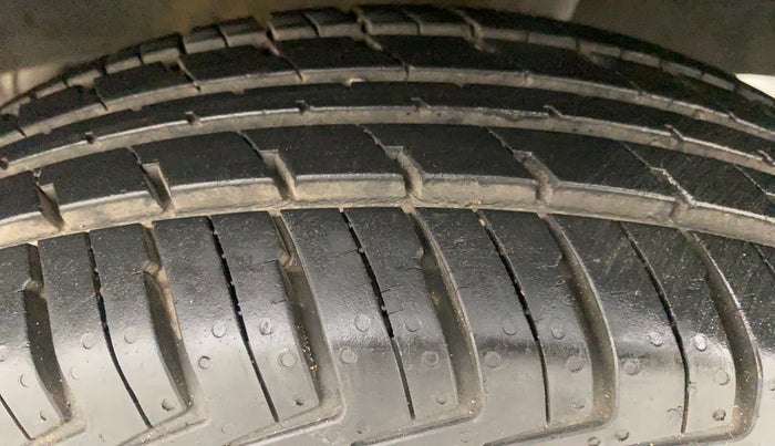 2017 Datsun Redi Go T (O), Petrol, Manual, 12,611 km, Left Rear Tyre Tread