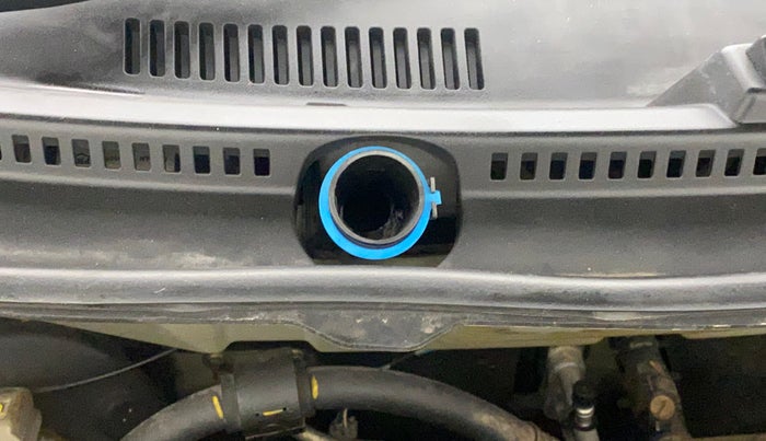 2017 Datsun Redi Go T (O), Petrol, Manual, 12,611 km, Front windshield - Wiper bottle cap missing